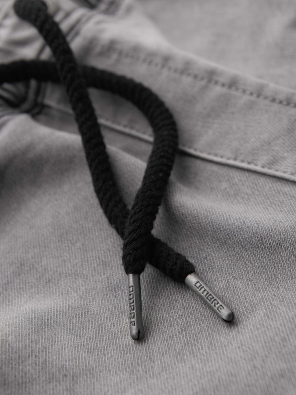 Ombre Clothing Moške jeans kratke hlače z okrasnim šivom - svetlo sive