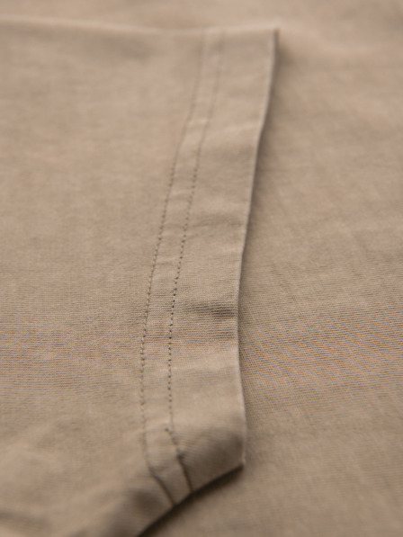 Ombre Clothing Bombažno majico s tiskom na prsih in hrbtu - temno bež