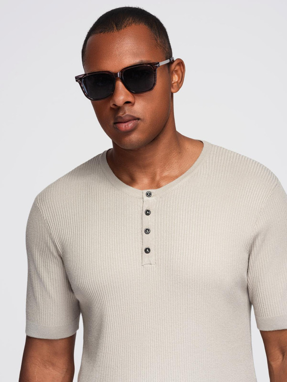 Ombre Clothing Moško pleteno majico z gumbi pri izrezu - svetlo sivo