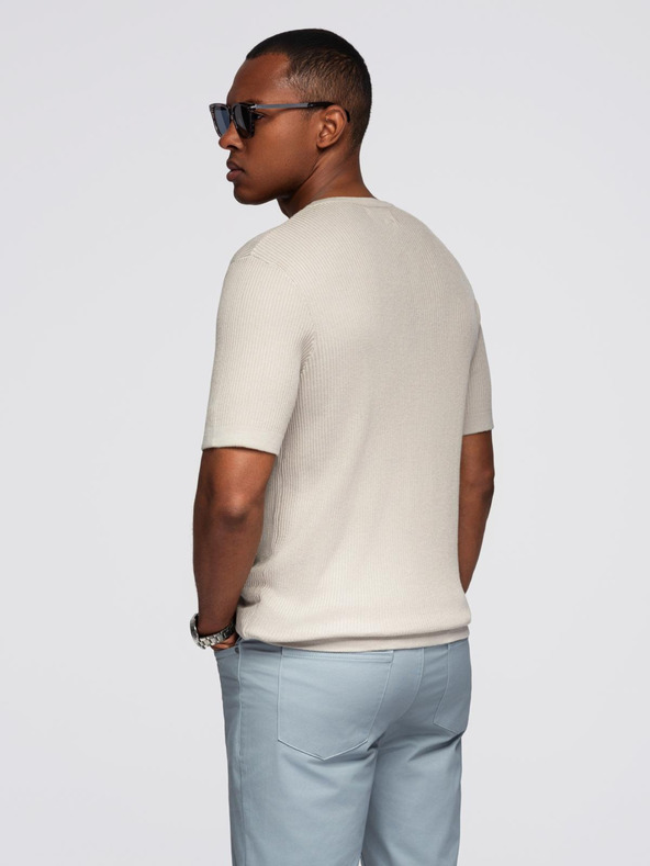 Ombre Clothing Moško pleteno majico z gumbi pri izrezu - svetlo sivo