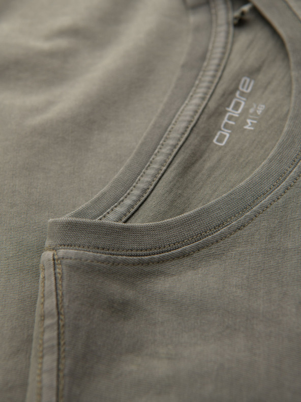 Ombre Clothing Bombažno majico s tiskom in okroglim izrezom - črno