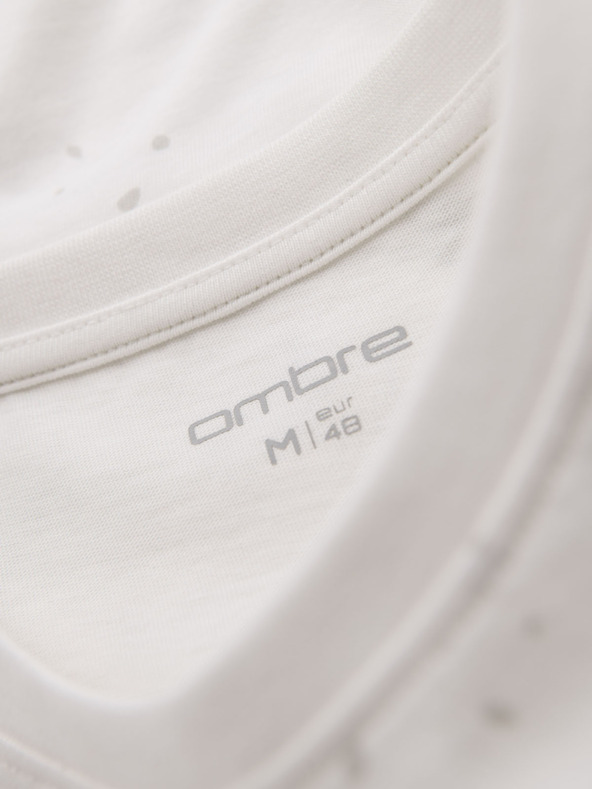 Ombre Clothing Moško majico s tiskom in okroglim izrezom - belo