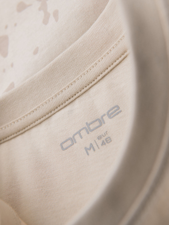 Ombre Clothing Moško majico s tiskom in okroglim izrezom - kremno