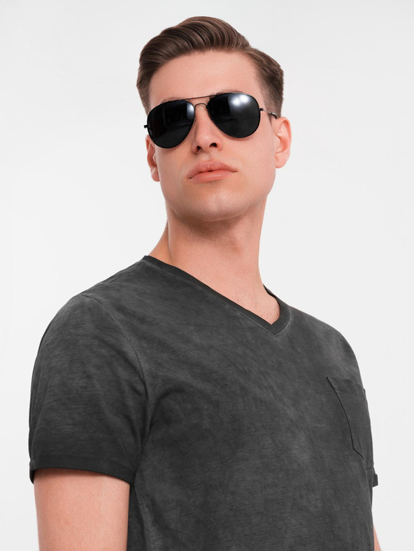 Ombre Clothing Moška bombažna majica z V-izrezom in opranim učinkom - črna