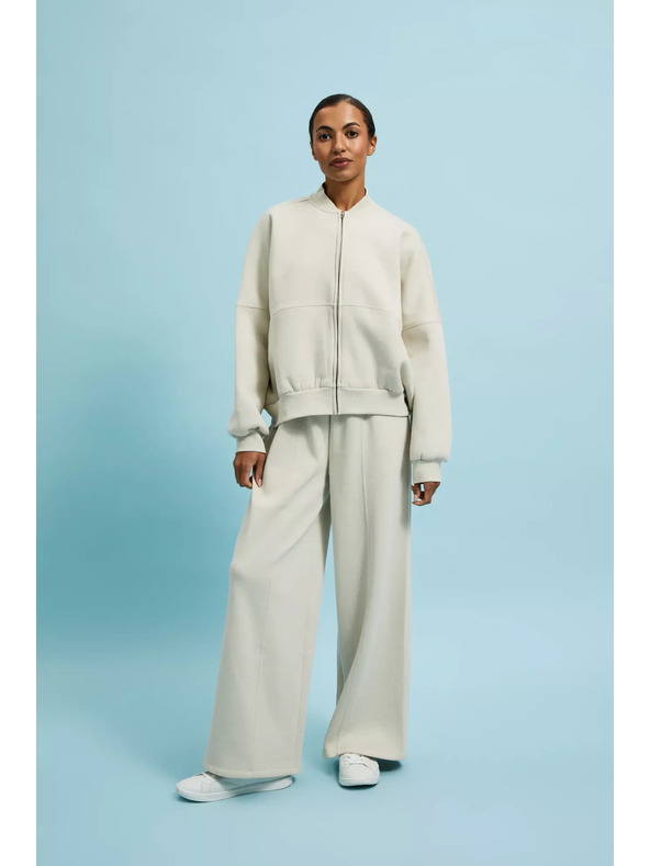 Moodo Kremast bomber