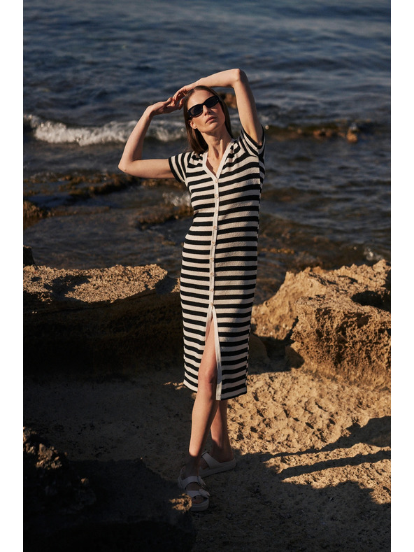 Moodo Črtaste obleke
