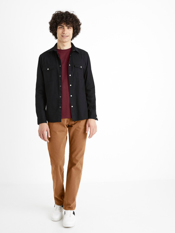 Celio Črna srajca iz džinsa modernega kroja Celio Cadenlo