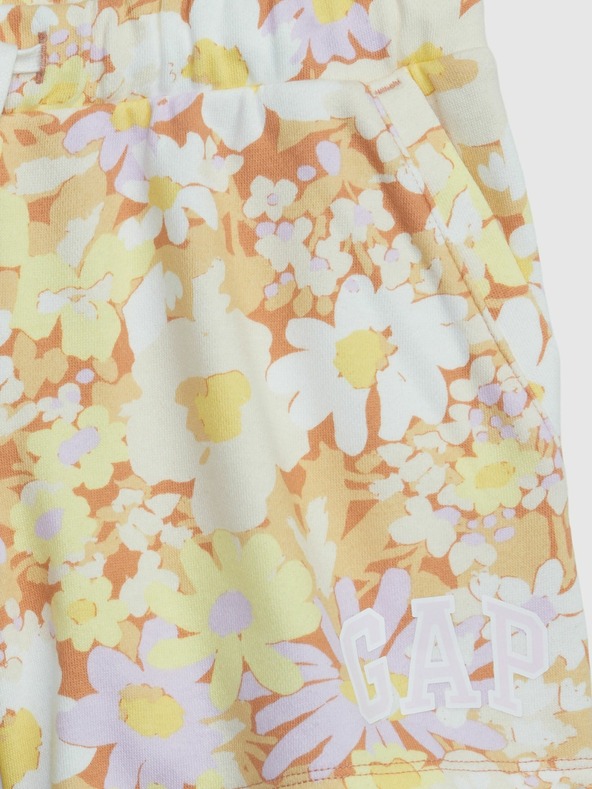 GAP Otroške cvetlične kratke hlače GAP
