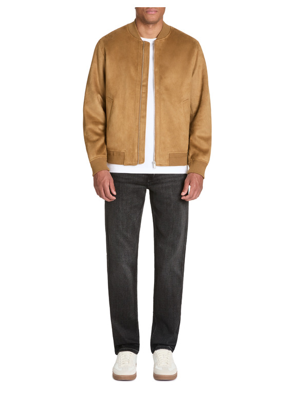 Celio Jakna iz umetnega semiša Judain