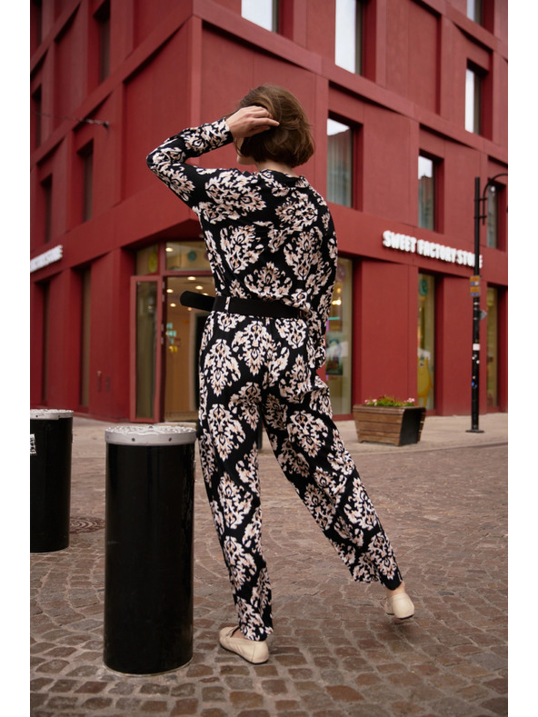 Moodo Ženske hlače Moodo - črne