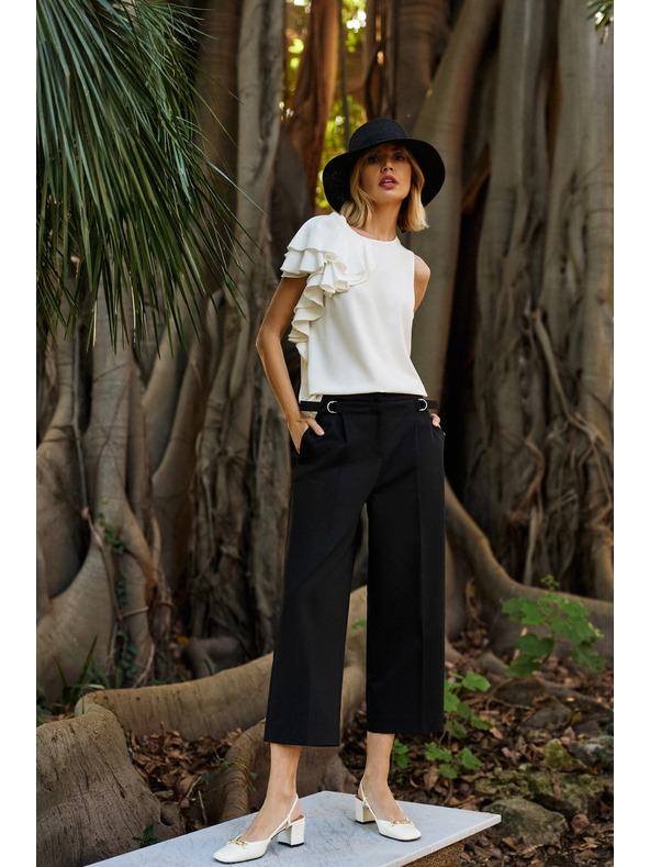 Moodo Črne skrajšane hlače Moodo