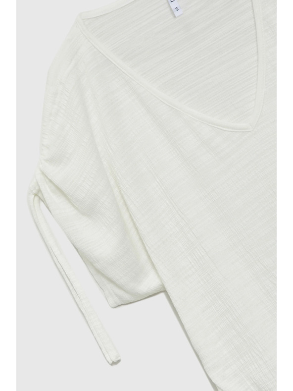 Moodo Bel top z zbiranjem na rokavi