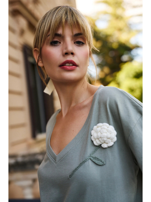 Moodo Žensko majčko Moodo z apliciranim cvetkom