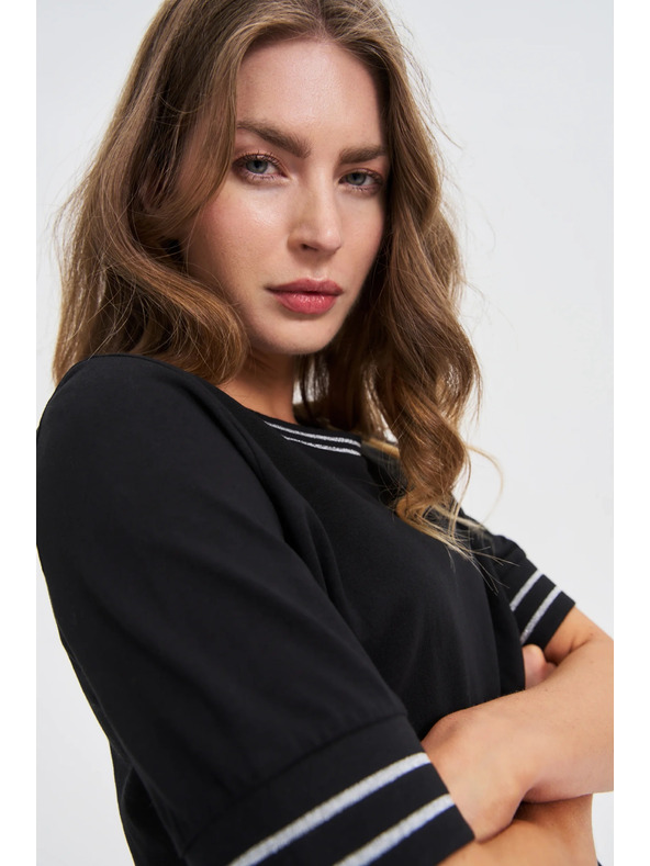 Moodo Črn top s kontrastnim robom Moodo