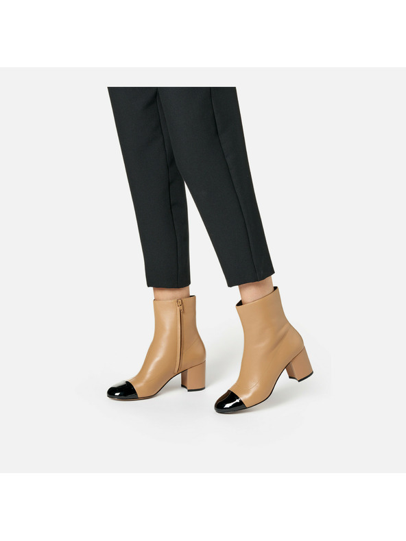 Geox Bež ženska gležnjarska obutev Geox Virnilisa 65