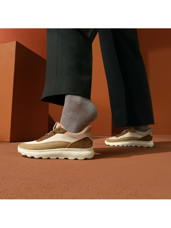 Geox Bež ženski tekaški čevlji Geox Spherica Plus