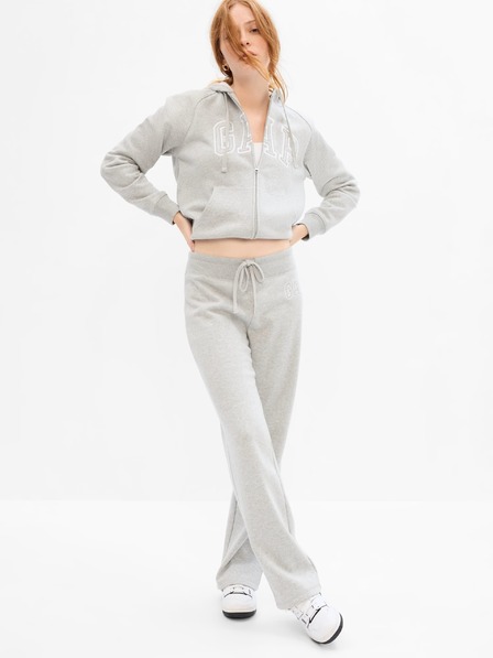 GAP Superge z logotipom GAP