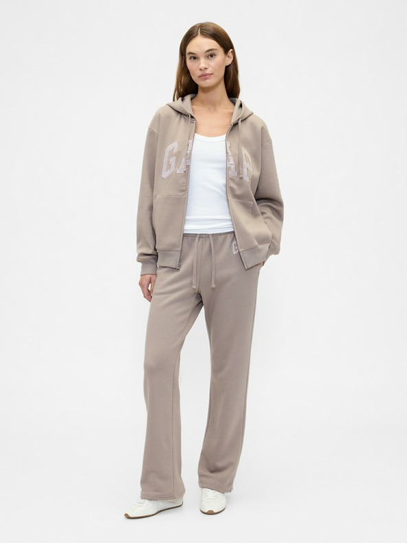 GAP Superge z logotipom GAP