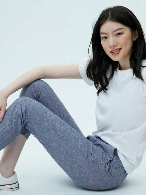 GAP Hlače girlfriend khaki v chambray GAP