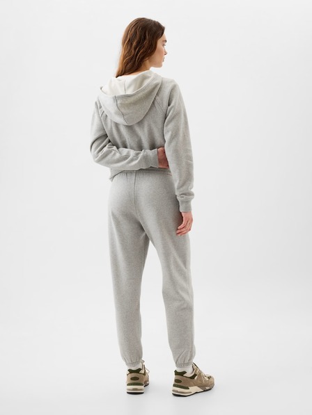 GAP Superge z logotipom GAP