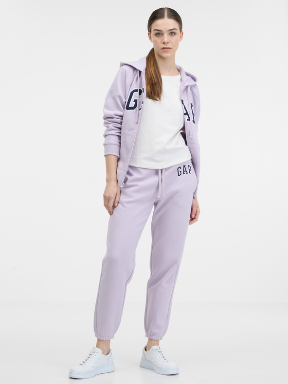 GAP Superge z logotipom GAP