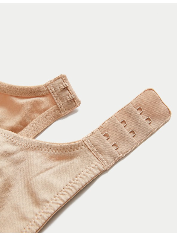 Marks & Spencer Komplet 3 navadnih nedrčkov s polnimi skodelicami in podložno žičko, velikost 4, velikost 4, s podložno žičko. A-E Marks & Spencer bež