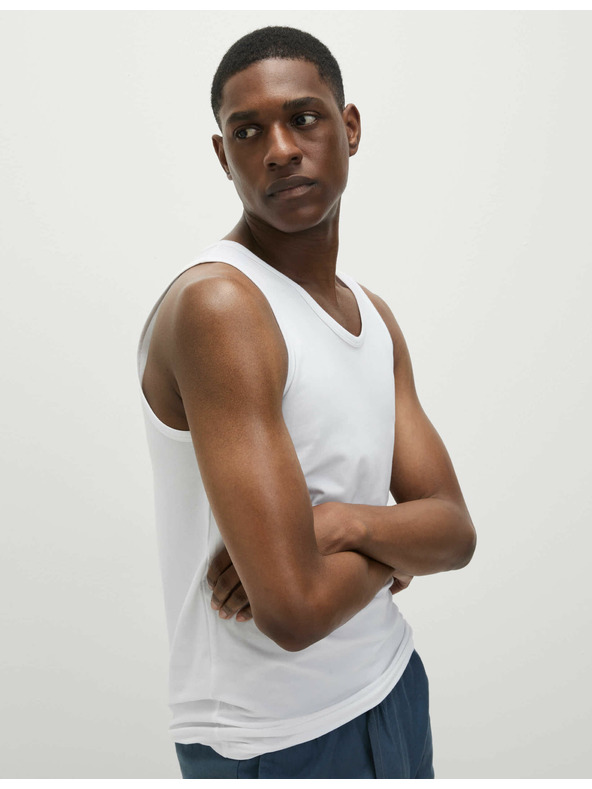 Marks & Spencer Komplet treh moških osnovnih majic v beli barvi s tehnologijo Cool & Fresh™ Marks & Spencer