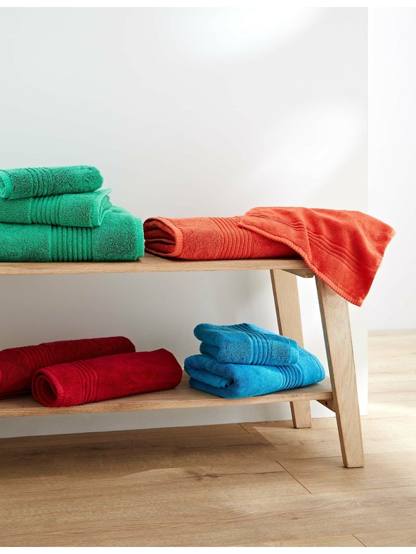 Marks & Spencer Luksuzna brisača iz egipčanske bombaže Marks & Spencer rdeča