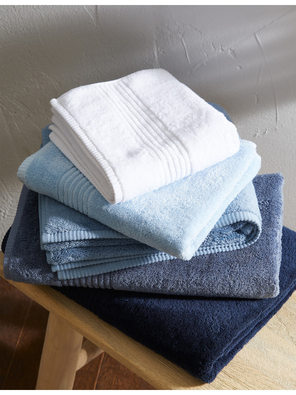 Marks & Spencer Luksuzna brisača iz egipčanske bombaže Marks & Spencer mornarsko modra