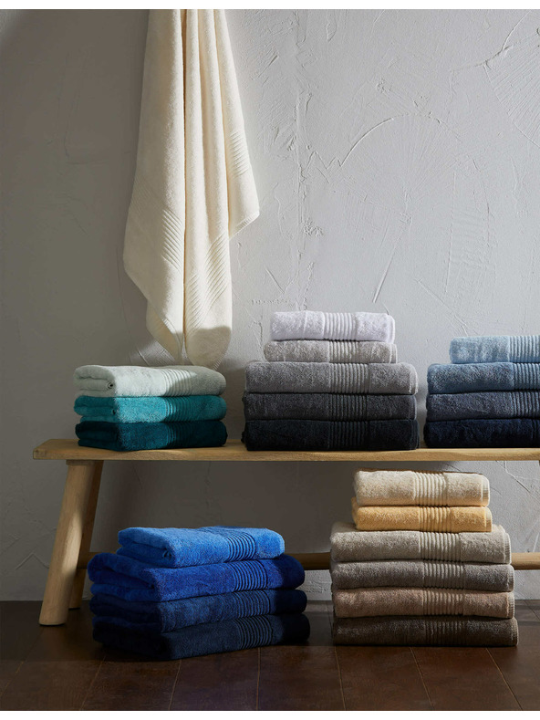 Marks & Spencer Luksuzna brisača iz egipčanske bombaže Marks & Spencer mornarsko modra