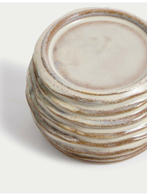 Marks & Spencer Rebrast keramičen svečnik Marks & Spencer smetana