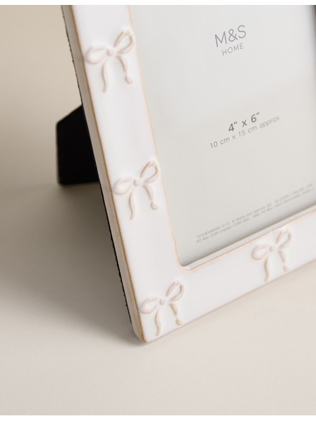 Marks & Spencer Foto okvir s keramično pentljo 4x6 palcev Marks & Spencer bela