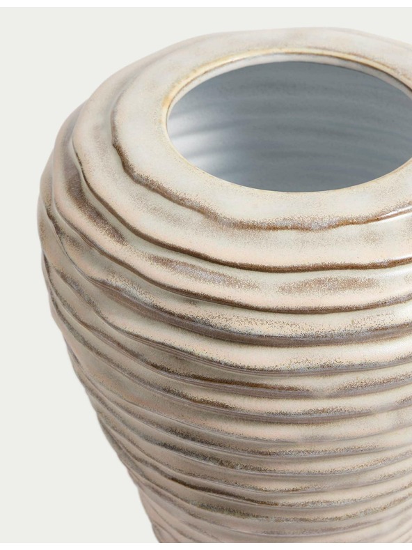 Marks & Spencer Srednje velika keramična vaza z linearnimi rebri Marks & Spencer smetana