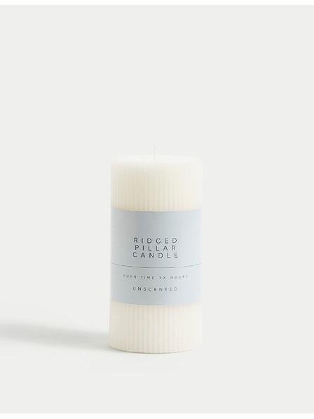 Marks & Spencer Naguban stebričast svečnik Marks & Spencer bela