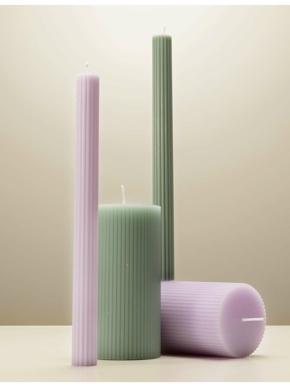 Marks & Spencer Naguban stebričast svečnik Marks & Spencer vijolična