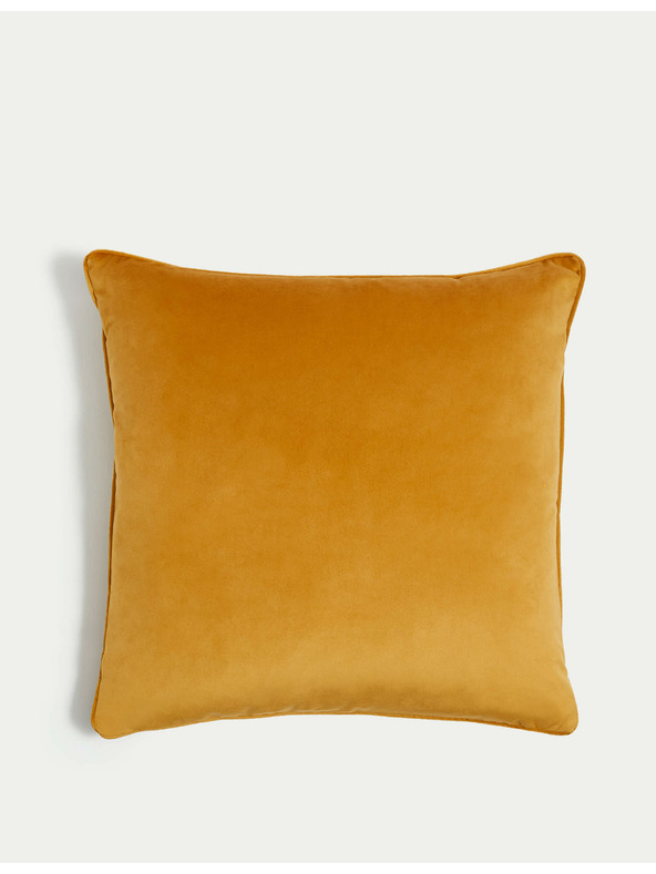 Marks & Spencer Žametni vzglavnik z obrobjem Marks & Spencer rumena