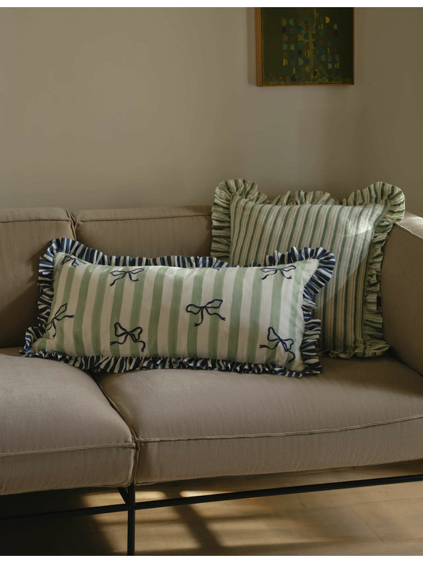 Marks & Spencer Vzglavnik s progami, z visokim deležem bombaže Marks & Spencer zelena