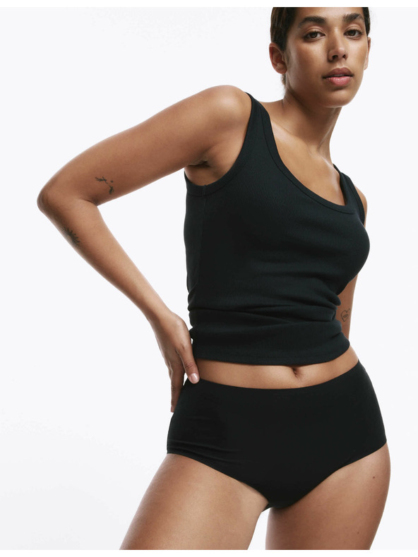 Marks & Spencer Kratke hlačke z visokim pasom brez vidnih robov Cool Comfort, 3 kosi Marks & Spencer črna