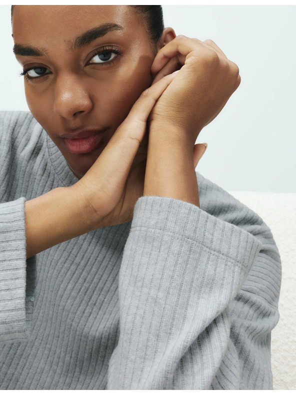 Marks & Spencer Rebrasti zgornji del pižame z izrezom ob vratu in dolgimi rokavi Marks & Spencer siva