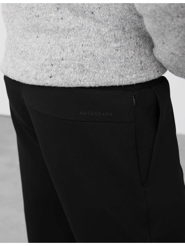 Marks & Spencer Ravne trenirke Pintuck z visokim deležem bombaža Marks & Spencer črna