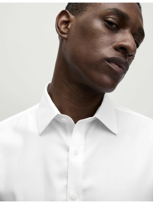 Marks & Spencer Srajca iz bombaže klasičnega kroja z nezmečkljivo obdelavo Marks & Spencer bela