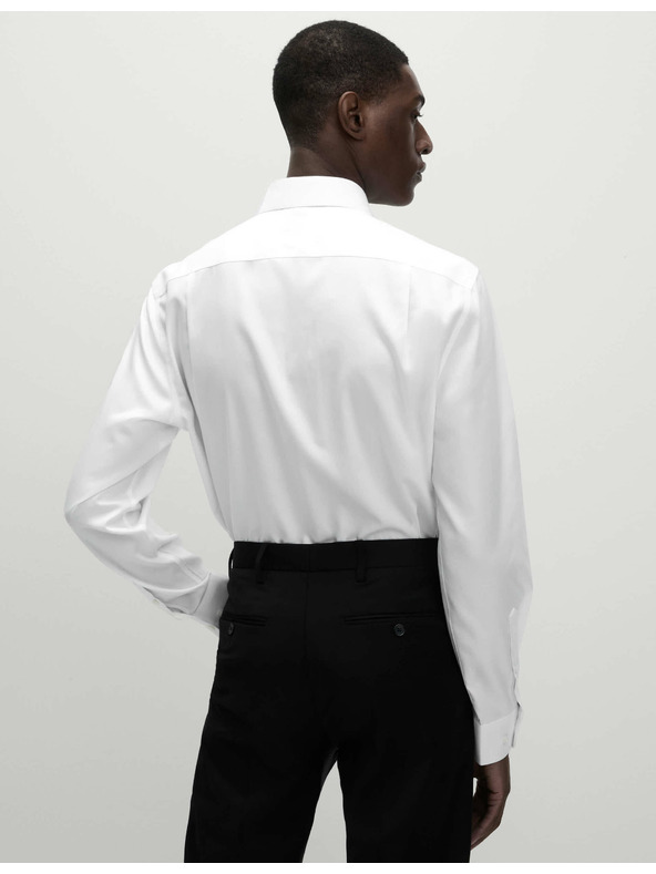 Marks & Spencer Srajca iz bombaže klasičnega kroja z nezmečkljivo obdelavo Marks & Spencer bela