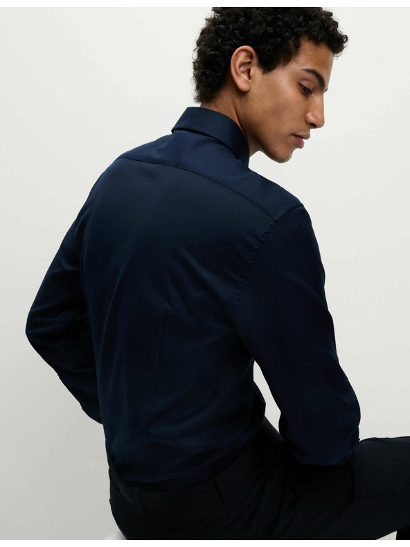 Marks & Spencer Keperjasta srajca ozkega kroja iz luksuzne bombaže z dvojno manšeto Marks & Spencer mornarsko modra