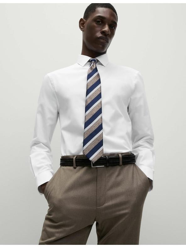 Marks & Spencer Srajca ozkega kroja iz mešanice bombaža z nezmečkljivo obdelavo Marks & Spencer bela