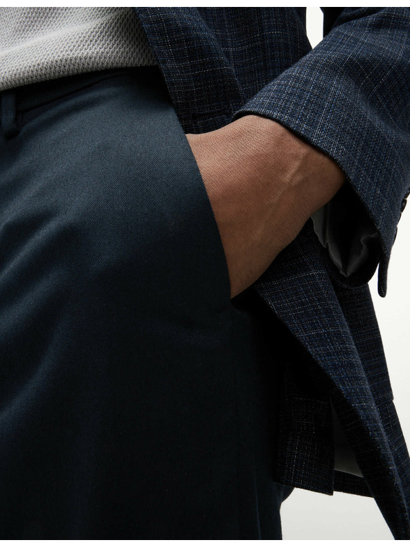 Marks & Spencer Hlače normalnega kroja z úpravou Smart Stretch Marks & Spencer mornarsko modra