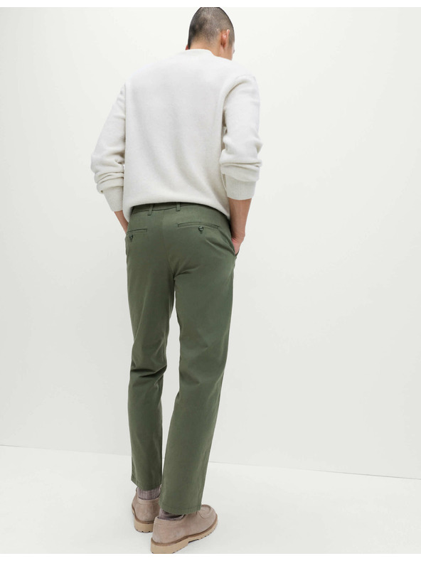 Marks & Spencer Raztegljive hlače chino običajnega kroja Marks & Spencer zelena