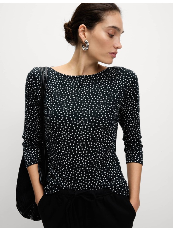 Marks & Spencer Top iz čiste bombaže z čolničastim izrezom in potiskom, oprijet kroj Marks & Spencer črna