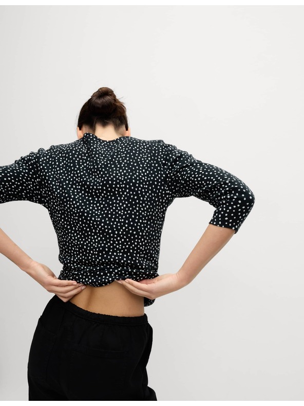 Marks & Spencer Top iz čiste bombaže z čolničastim izrezom in potiskom, oprijet kroj Marks & Spencer črna