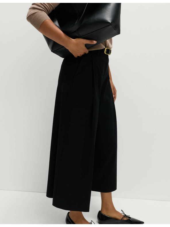 Marks & Spencer Tkana nagubanjena hlačna krila z širokim hlačnicam Marks & Spencer črna