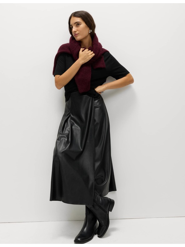 Marks & Spencer Ohlapna majica iz bombaže in modala Marks & Spencer črna